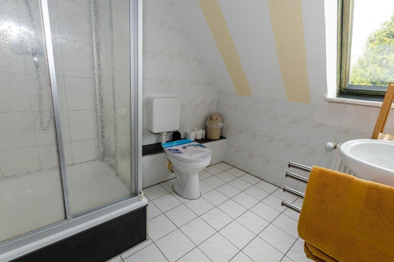 3-R-Ferienwohnung-Fuer-4-Personen-In-Schaprode-Auf-Ruegen-Zi3 Eksteriør billede